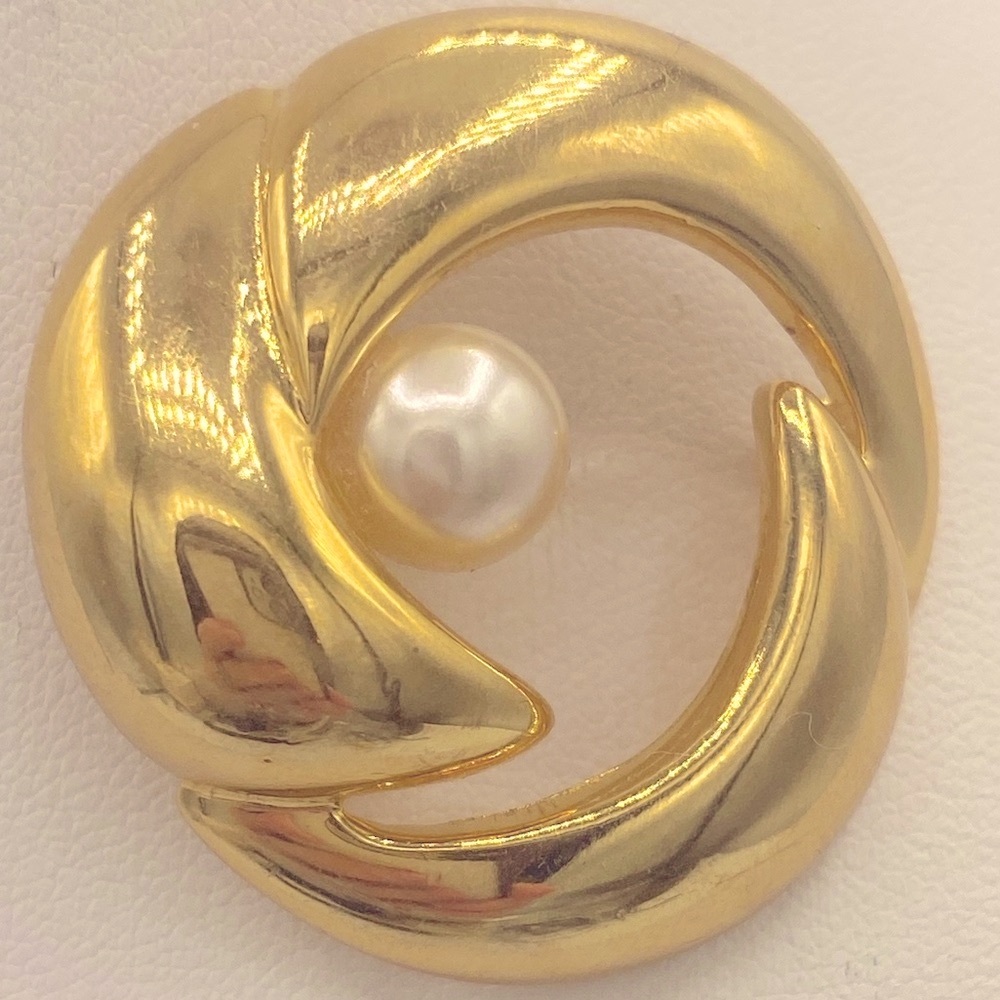 Vintage Napier Gold Tone Circular Design Pin/Brooch With Faux Pearl